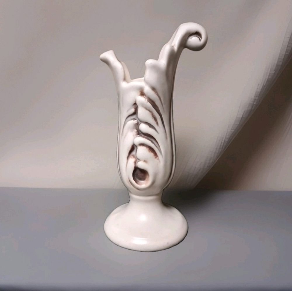 Vintage Red Wing Candle Holder #529 Ivory, Brown Ancanthus Leaf 6.25"